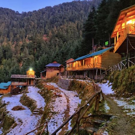 Mid Conifer Cottage Далхаузи Екстериор снимка