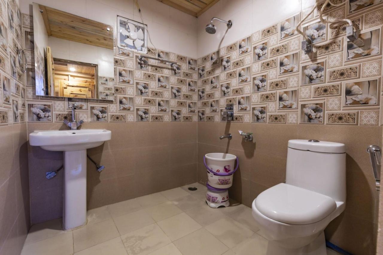 Mid Conifer Cottage Далхаузи Екстериор снимка