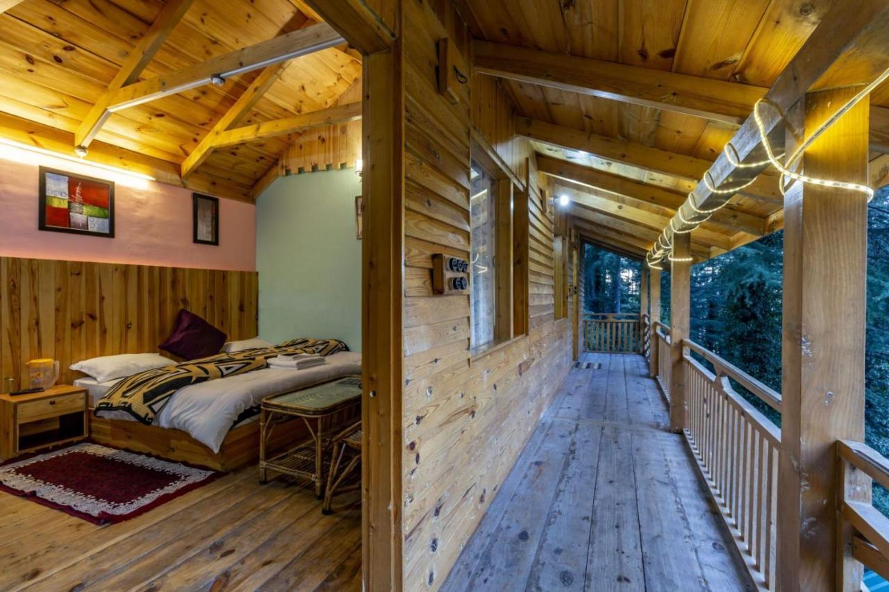 Mid Conifer Cottage Далхаузи Екстериор снимка