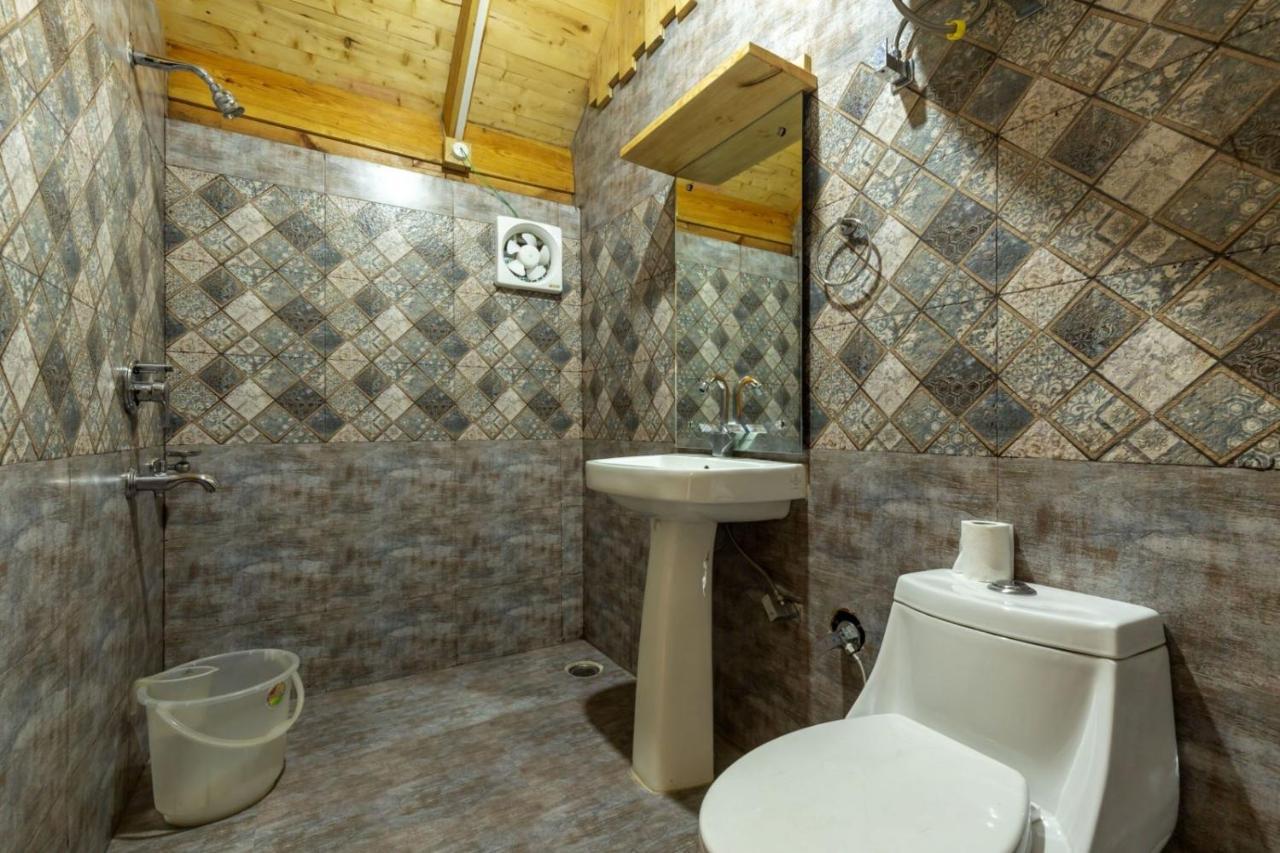 Mid Conifer Cottage Далхаузи Екстериор снимка