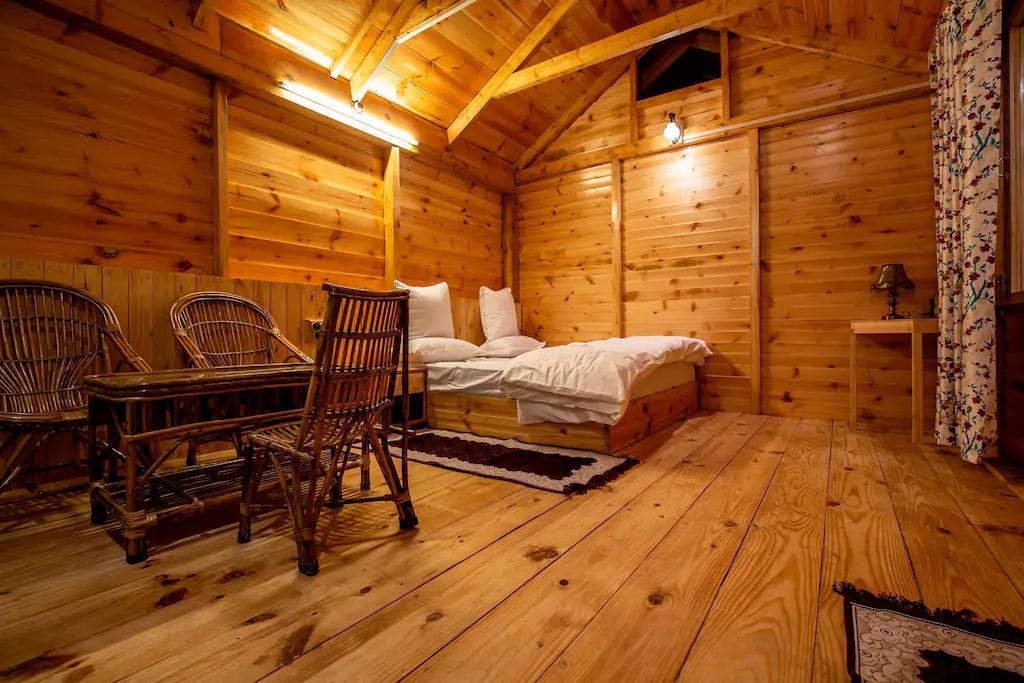 Mid Conifer Cottage Далхаузи Екстериор снимка